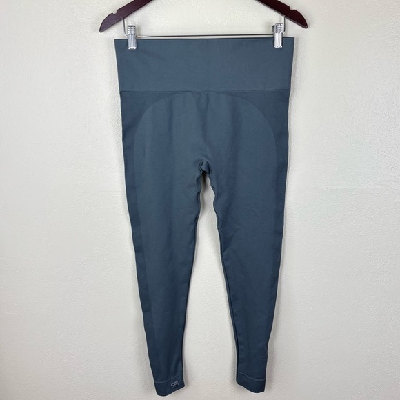 Set Active Women's Gray Leggings Women’s Size XL Seamless Activewear - Picture 3 of 4